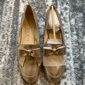 Sole society gold loafers, 9.5, never worn